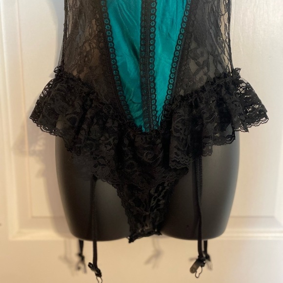 “NAN FLOWER” Vintage Lace Teddy BodySuit - Picture 6 of 14